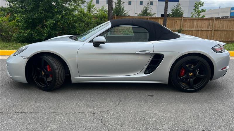 Used 2018 Porsche 718 Boxster RWD image 8