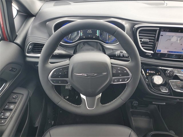 New 2026 Chrysler Pacifica Select image 13