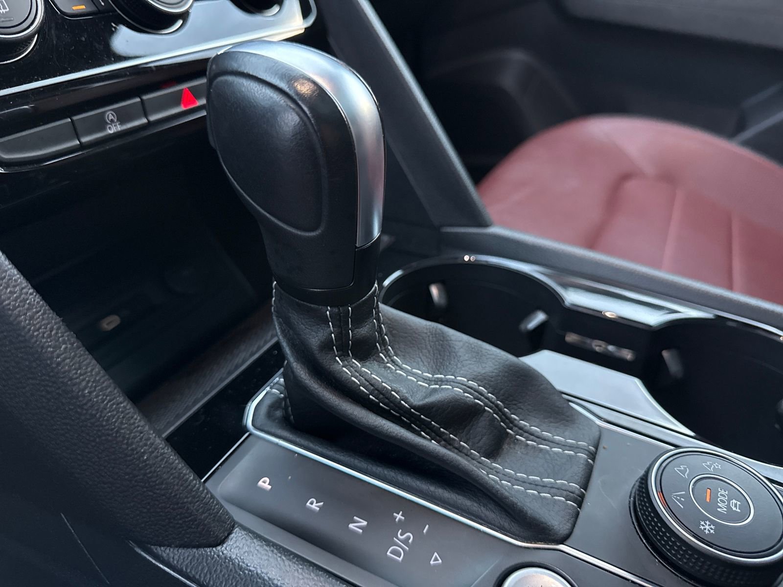 Certified 2023 Volkswagen Atlas Cross Sport SEL Premium R-Line image 25