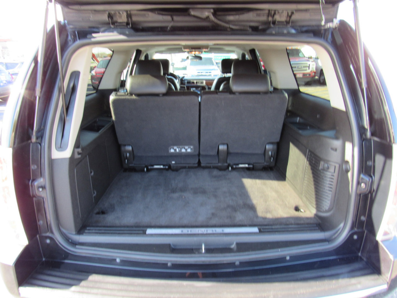 Used 2013 GMC Yukon XL Denali image 34