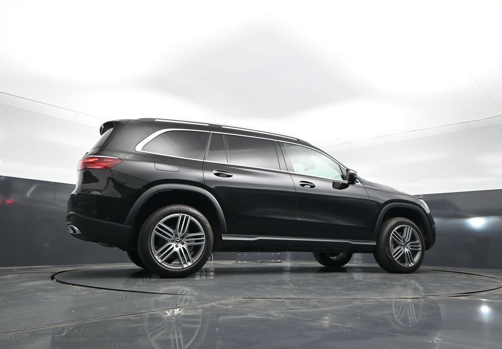 Used 2025 Mercedes-Benz GLS 450 4MATIC image 29