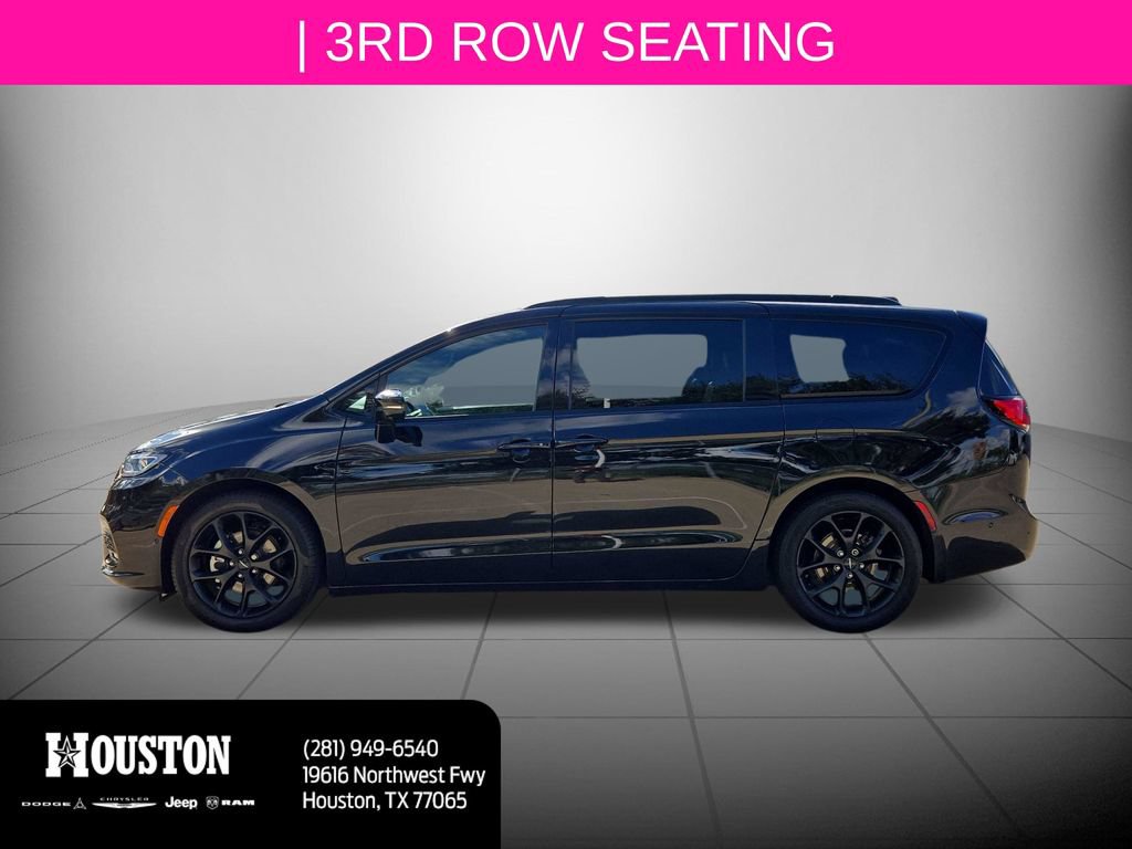 Used 2024 Chrysler Pacifica Limited w/ Uconnect Theater Family Group FWD image 8