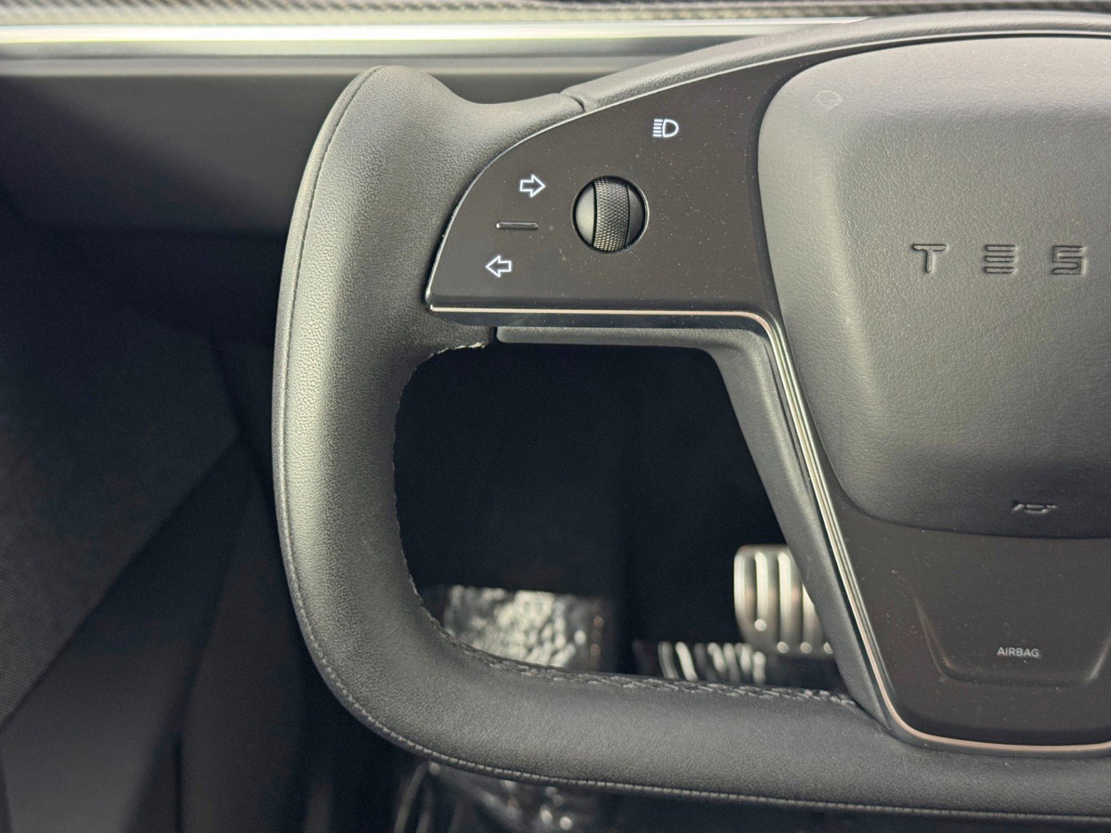 Used 2022 Tesla Model X Plaid image 19