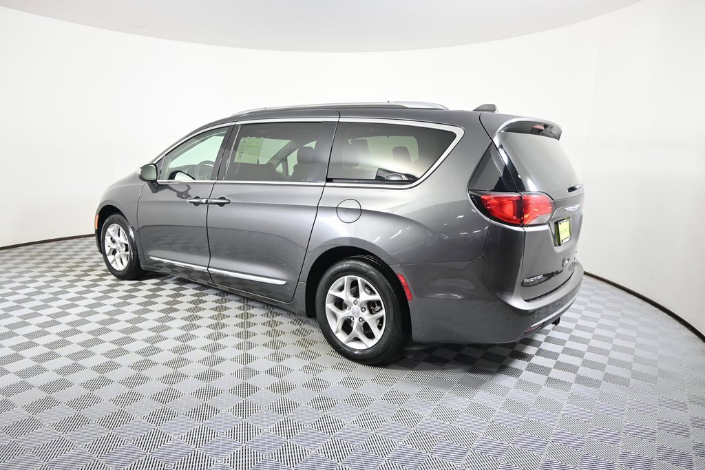 Used 2020 Chrysler Pacifica Limited image 4