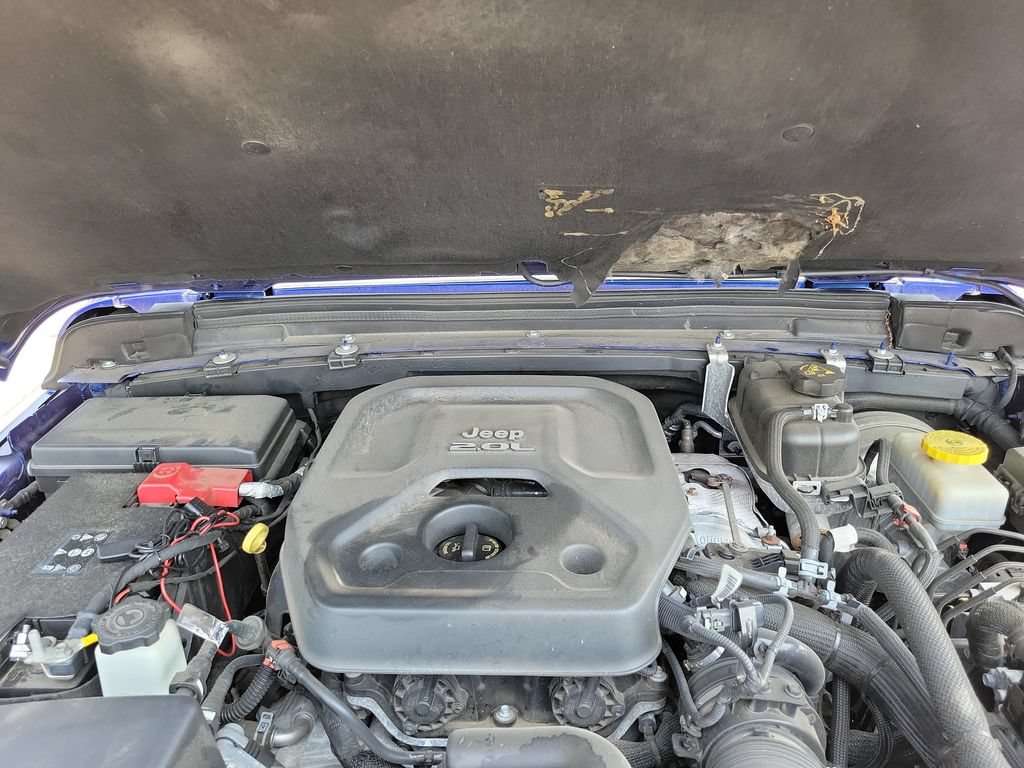 Used 2018 Jeep Wrangler Unlimited Sahara AWD/4WD image 39