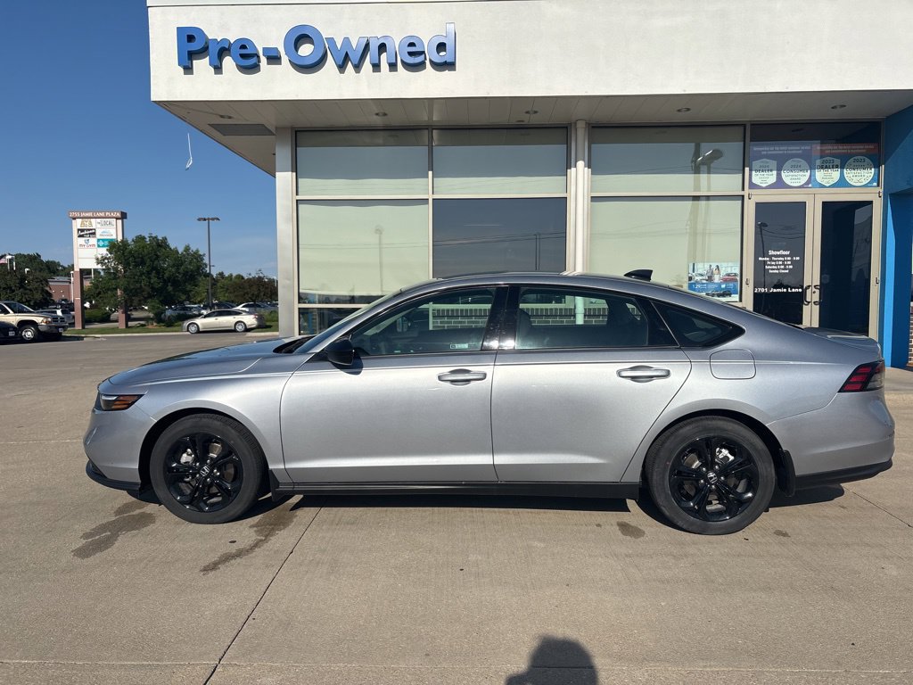 Certified 2025 Honda Accord SE image 8