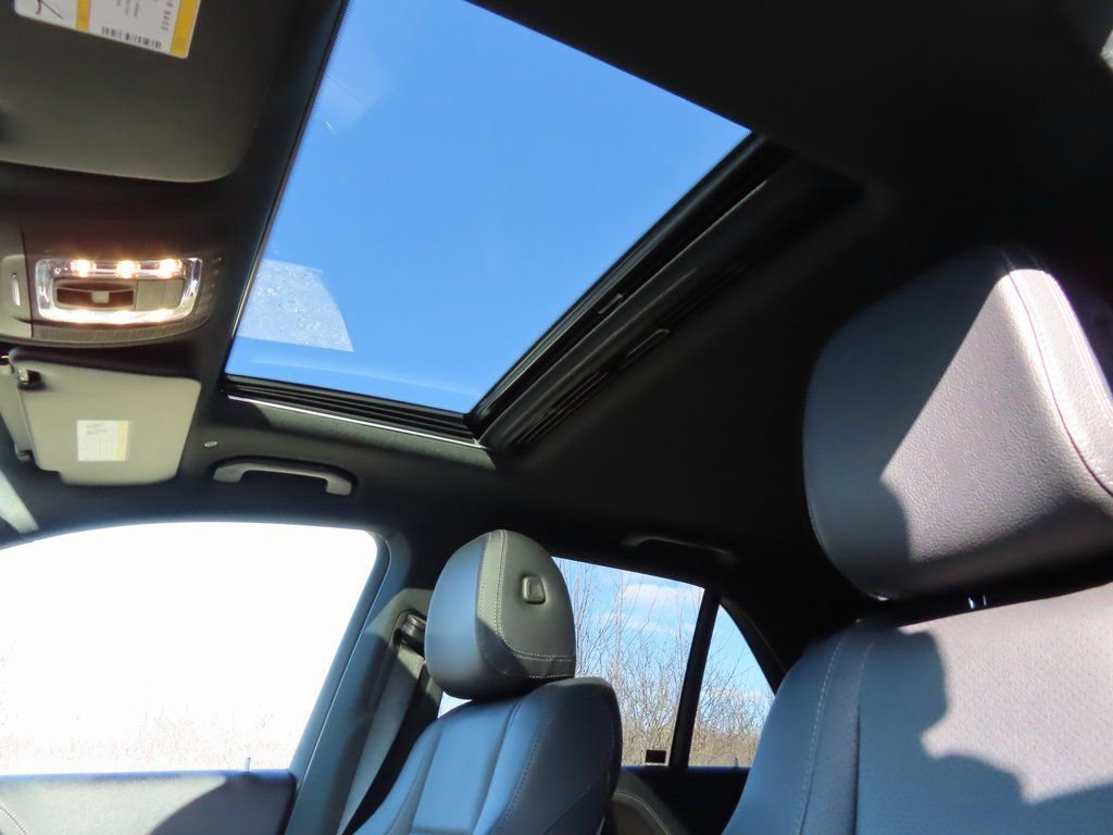 Used 2020 Mercedes-Benz GLE 350 4MATIC image 5