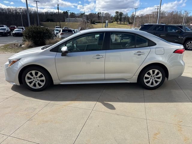 Used 2023 Toyota Corolla LE image 4