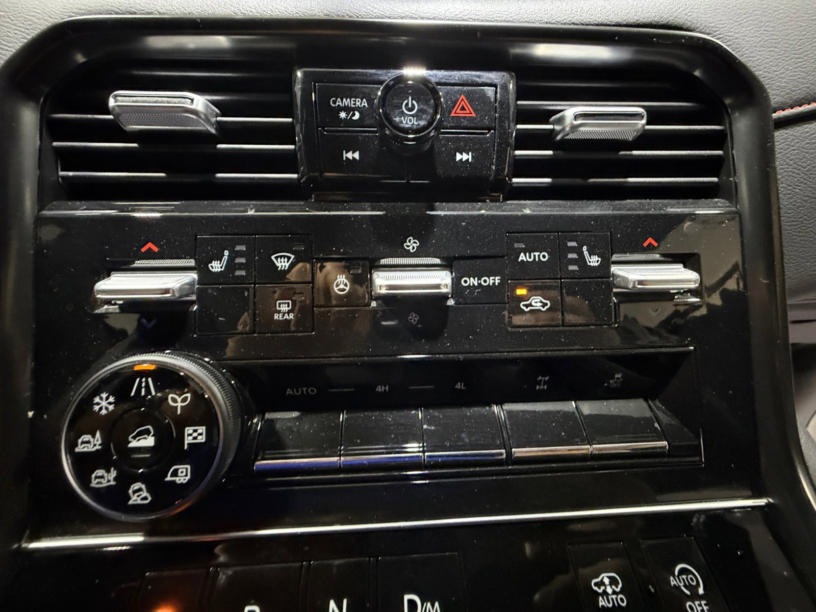 Certified 2025 Nissan Armada PRO-4X image 12