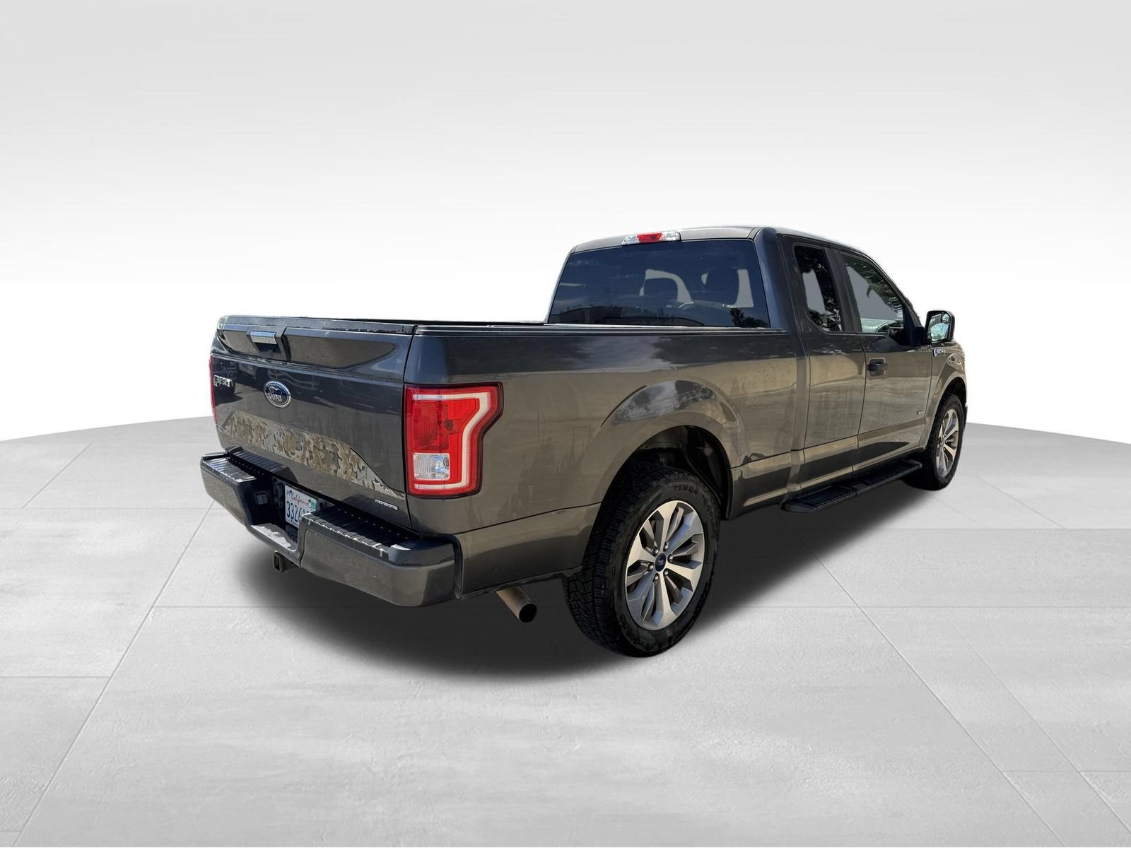 Used 2017 Ford F150 XL w/ Equipment Group 101A Mid RWD image 3