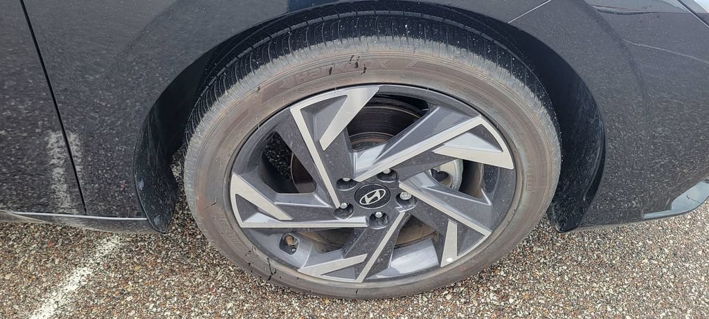 Used 2025 Hyundai Elantra SEL FWD image 7
