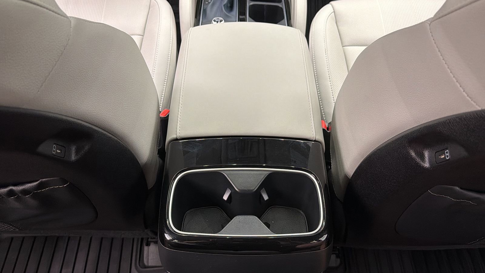 Used 2025 Kia Telluride EX FWD image 31