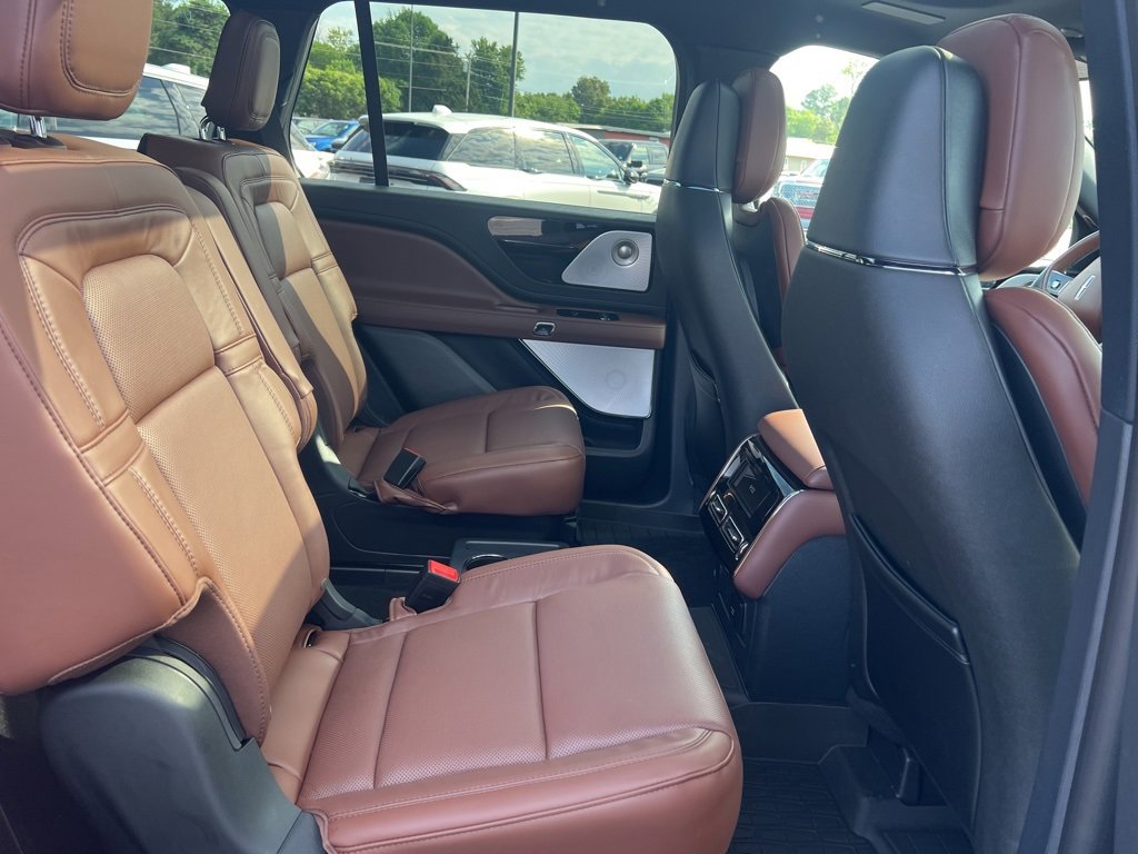 New 2025 Lincoln Aviator Reserve w/ Equipment Group 201A image 18