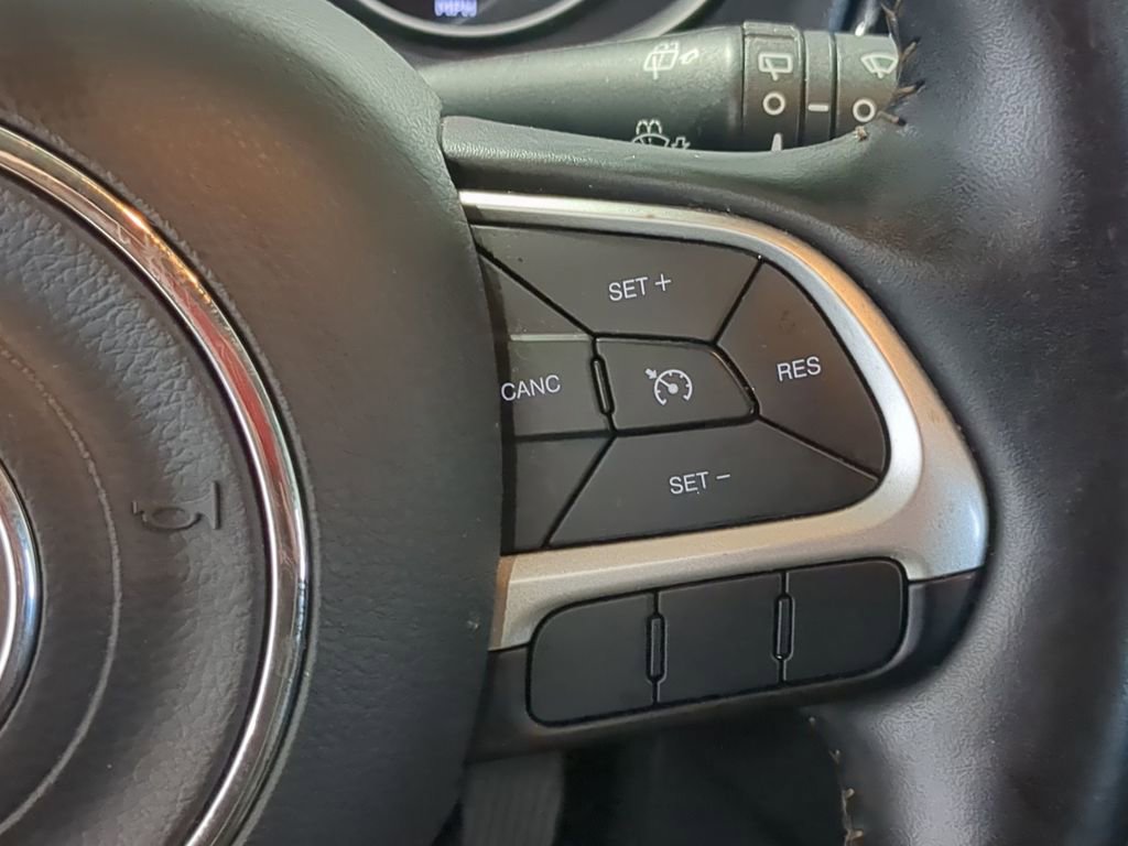 Used 2020 Jeep Compass Limited image 28