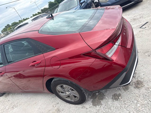 Used 2025 Hyundai Elantra SE FWD image 9