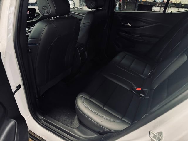 Used 2025 Buick Envista Sport Touring image 19