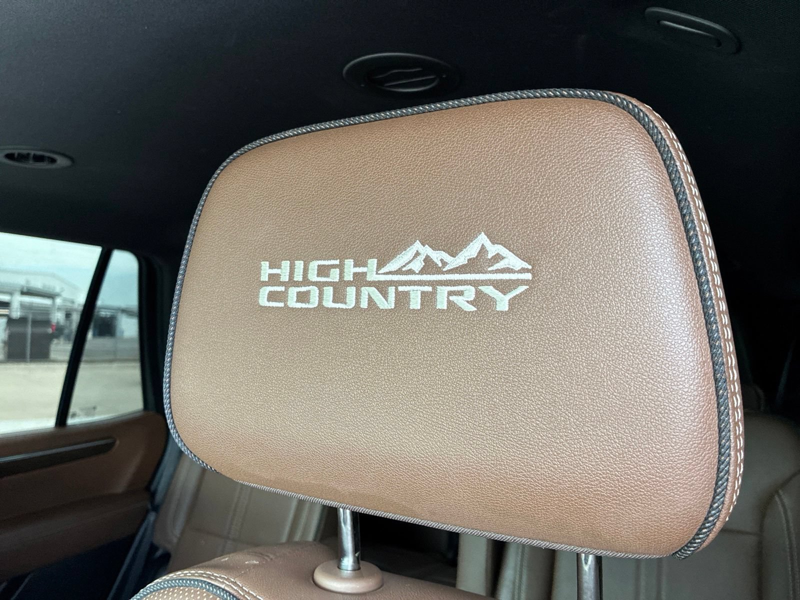 Used 2025 Chevrolet Tahoe High Country RWD image 21