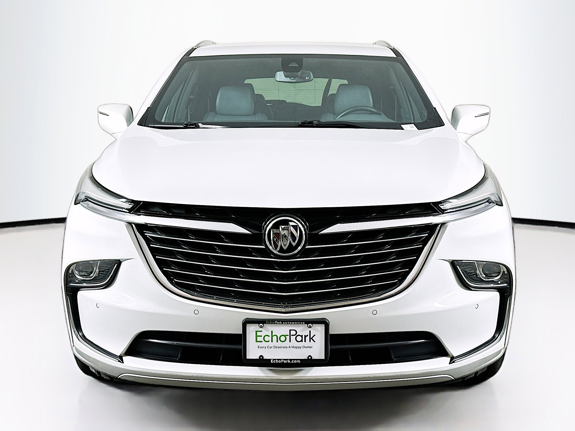 Used 2024 Buick Enclave Essence image 2