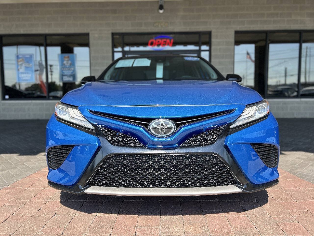Used 2019 Toyota Camry XSE w/ Navigation Package FWD image 31