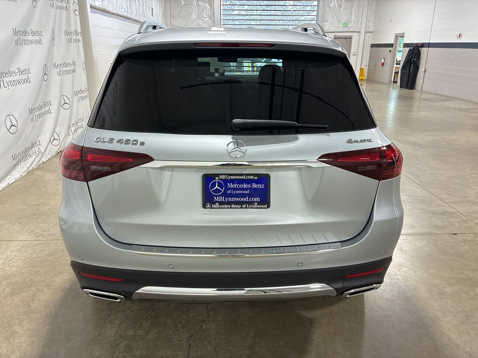 Used 2025 Mercedes-Benz GLE 450e 4MATIC image 4