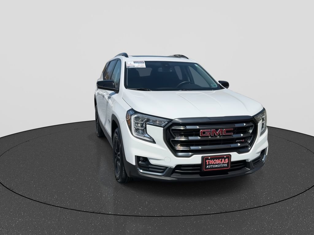 Used 2023 GMC Terrain AT4 image 3