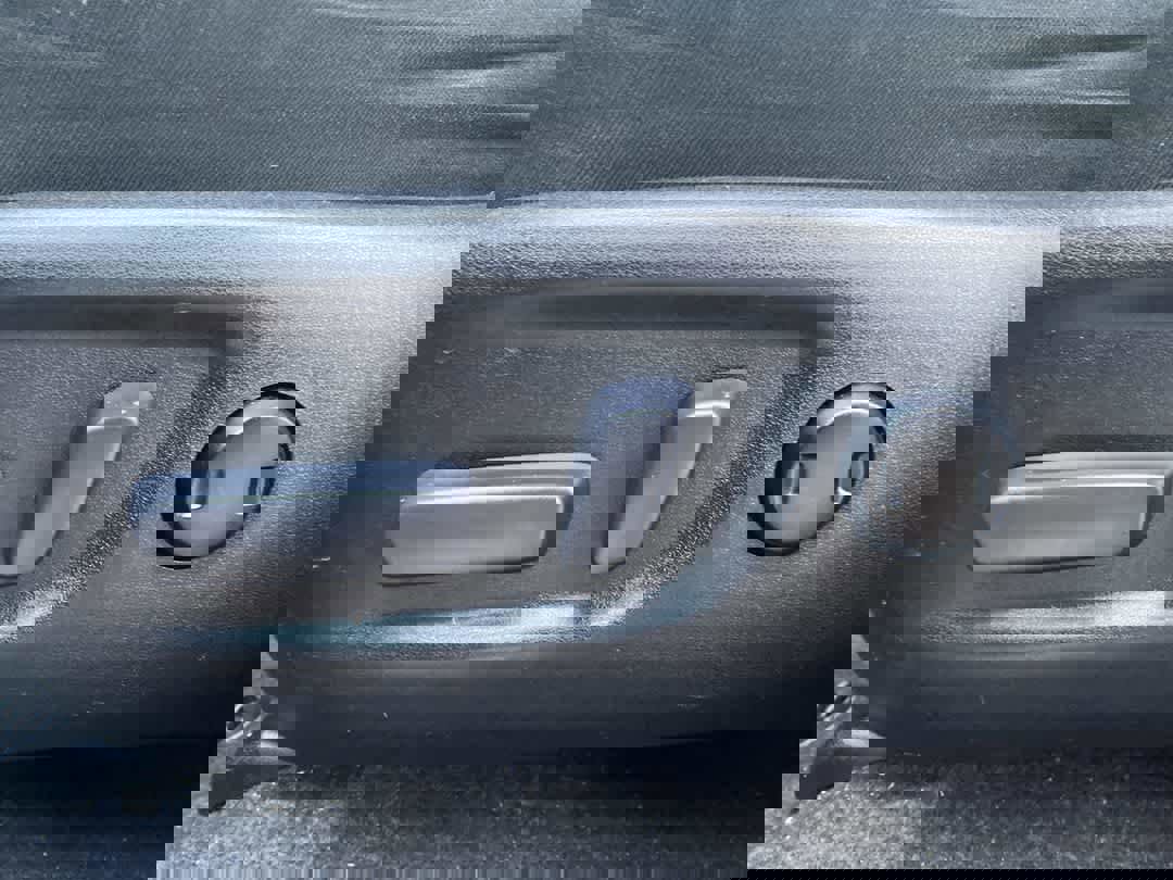 Used 2018 Toyota RAV4 XLE image 12