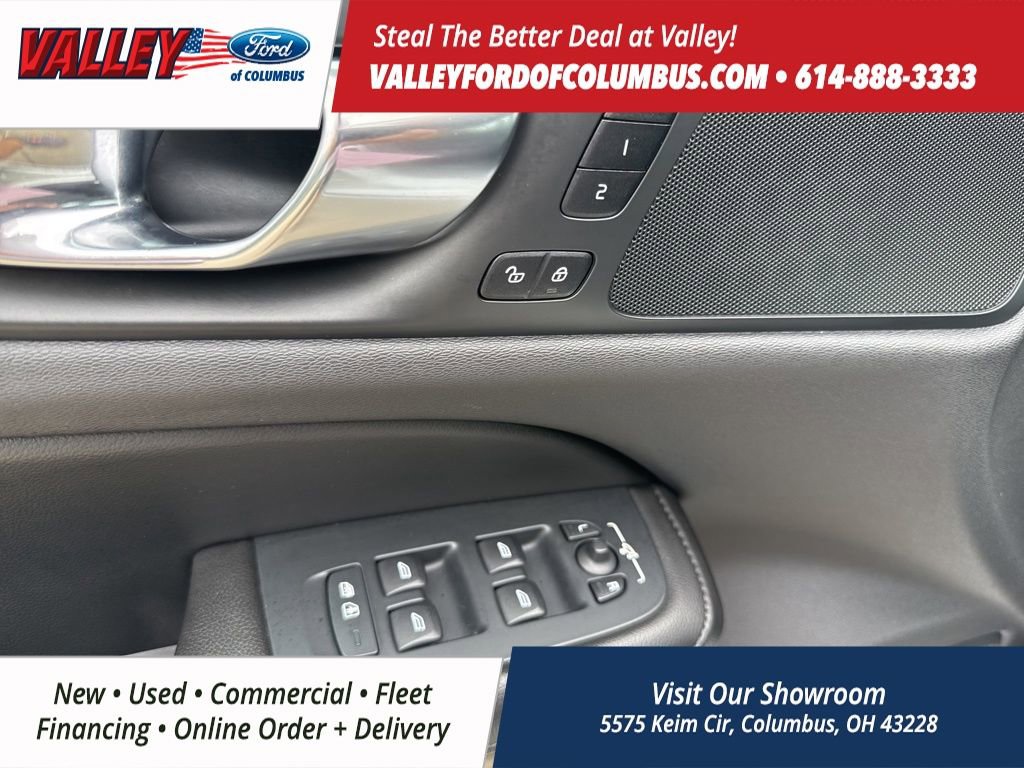 Used 2021 Volvo S60 T6 Momentum image 11