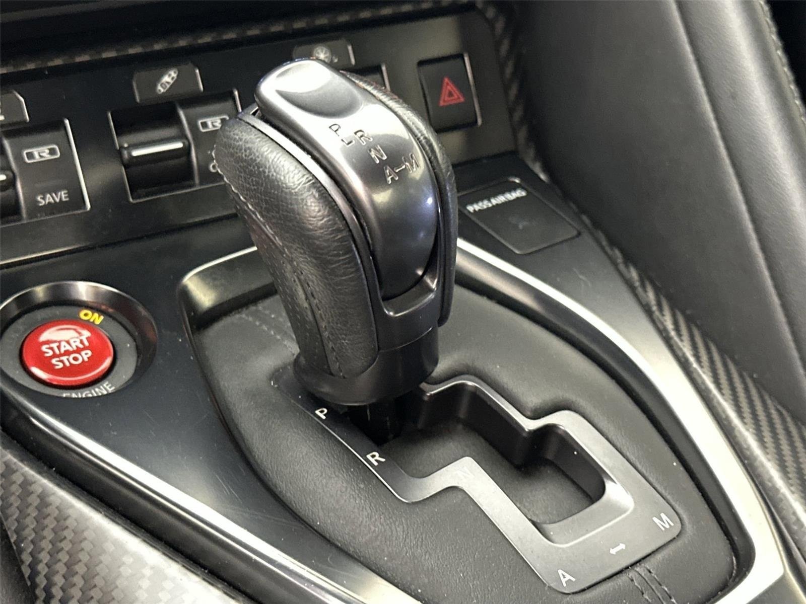Used 2018 Nissan GT-R Premium image 20