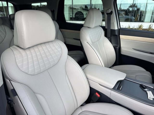 Used 2024 Hyundai Palisade Limited image 19