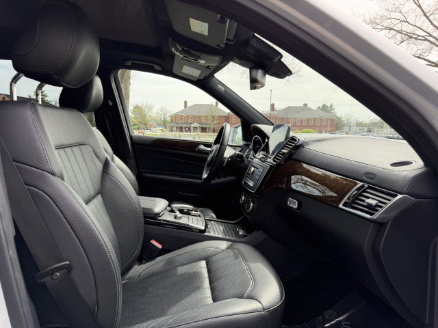 Used 2017 Mercedes-Benz GLS 450 4MATIC image 30