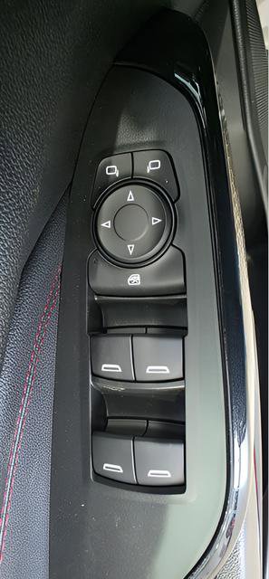 New 2026 Chevrolet Trax RS w/ Sunroof Package image 13