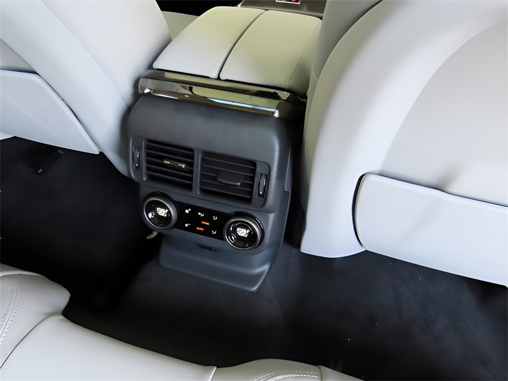 Used 2025 Land Rover Range Rover Velar Dynamic SE image 18