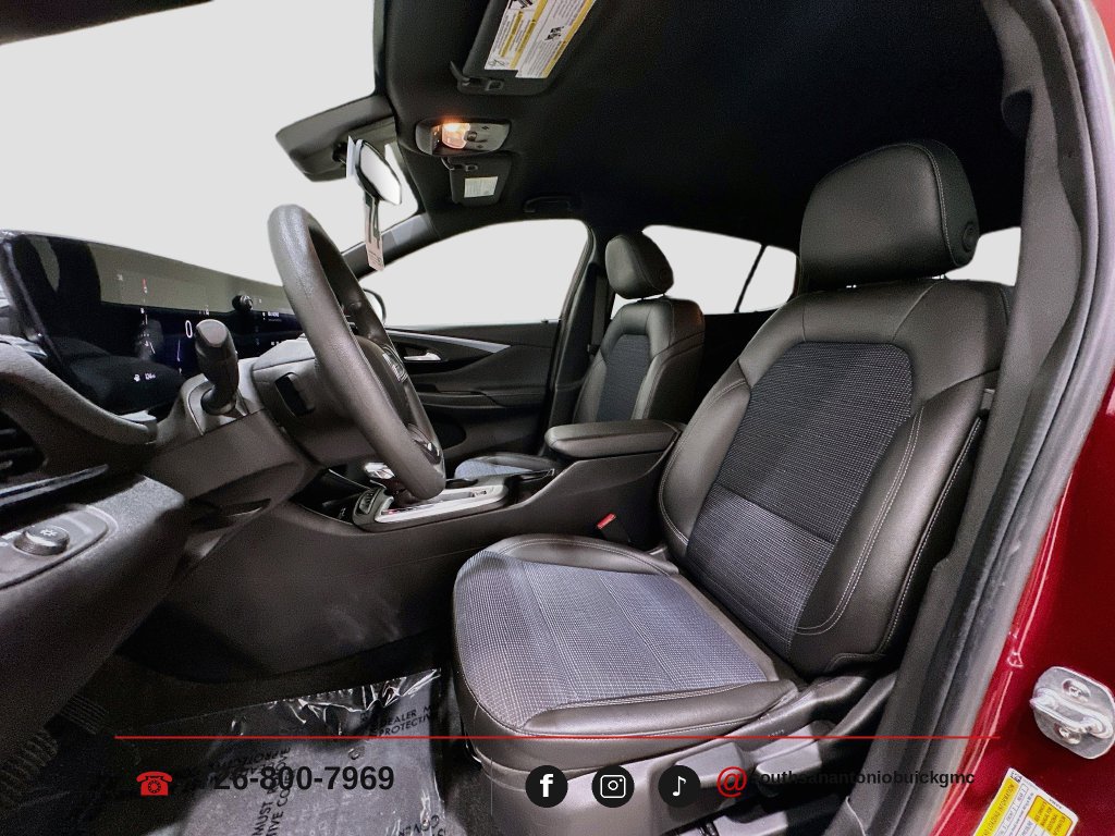 Used 2025 Buick Envista Preferred w/ Convenience II Package FWD image 21