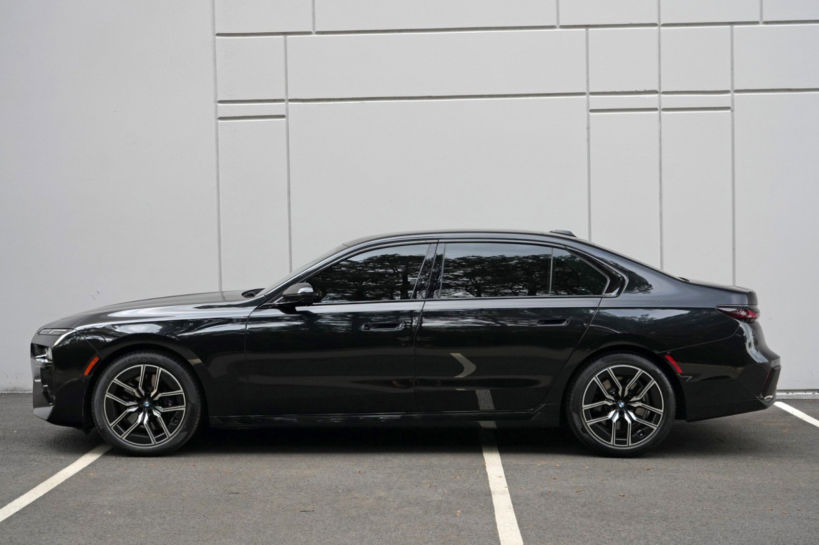 Used 2023 BMW 740i RWD image 53