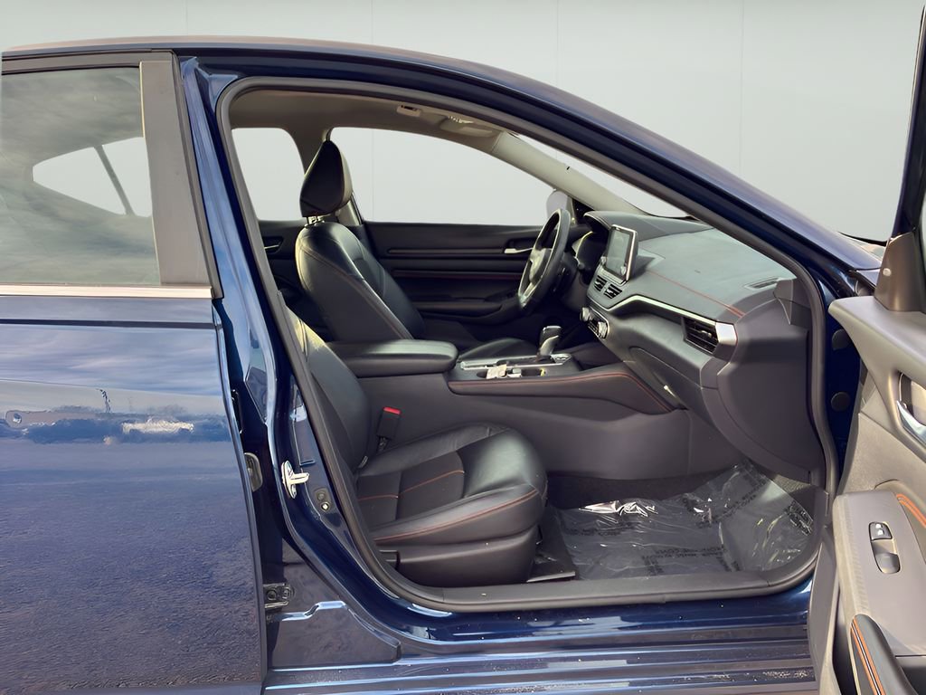 Used 2022 Nissan Altima 2.5 SR image 15