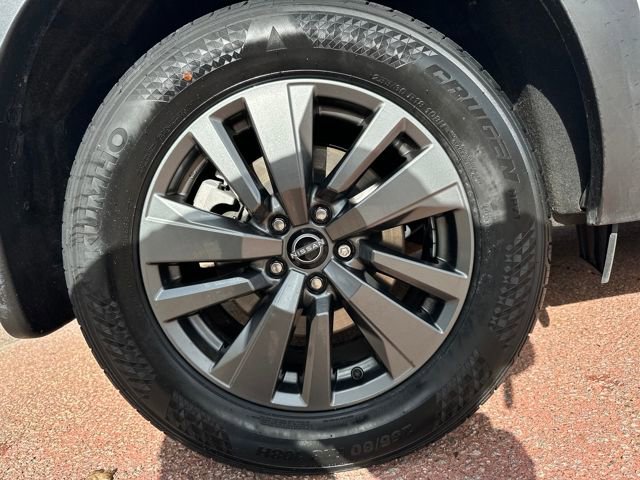 Used 2024 Nissan Pathfinder S image 30