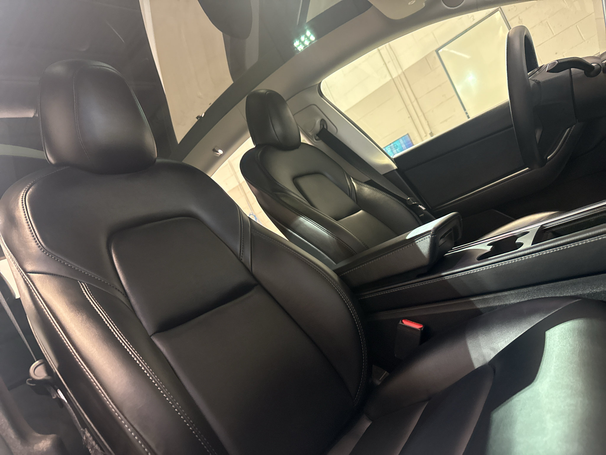 Used 2022 Tesla Model Y Long Range AWD/4WD image 23