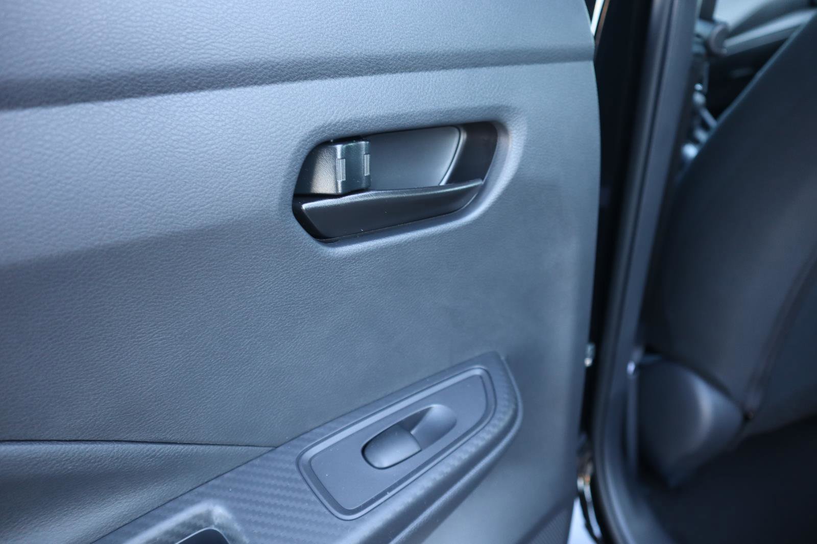 Used 2025 Nissan Versa S w/ Trunk Package image 28