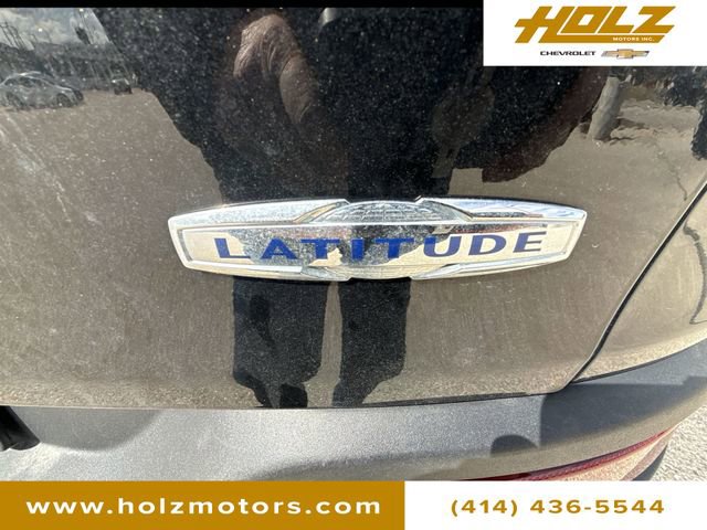 Used 2017 Jeep Cherokee Latitude w/ Cold Weather Group image 29