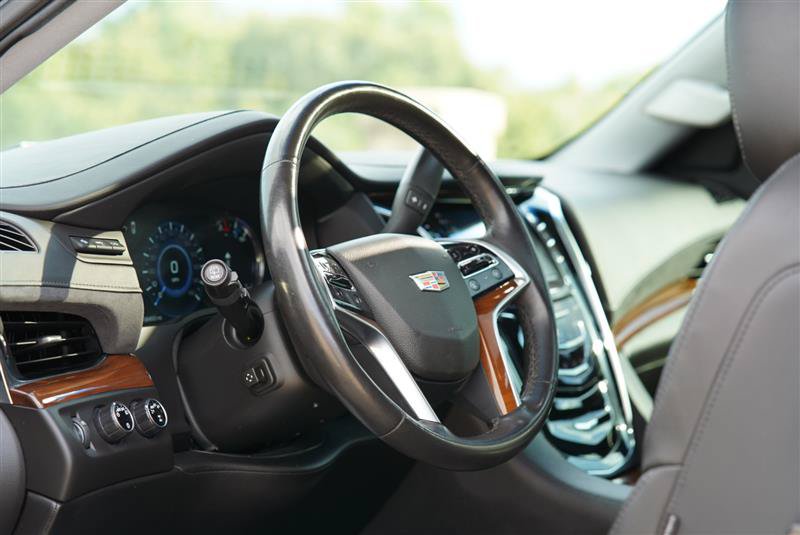 Used 2017 Cadillac Escalade Luxury AWD/4WD image 57