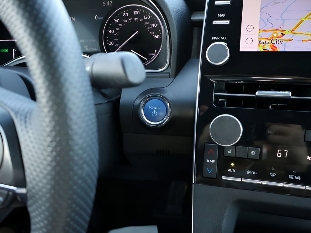 Used 2021 Toyota Avalon Limited w/ Advanced Safety Package FWD image 28