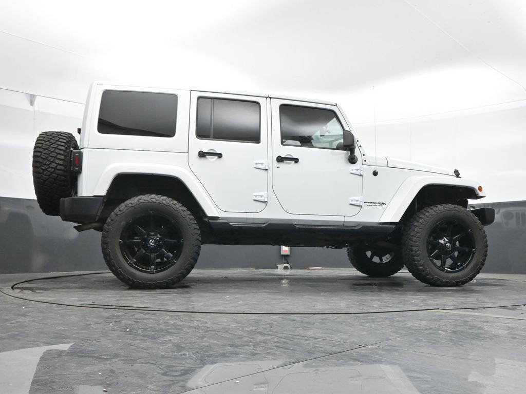Used 2018 Jeep Wrangler Unlimited Sahara image 25