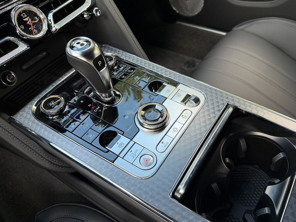 New 2025 Bentley Flying Spur Plug-In Hybrid image 32