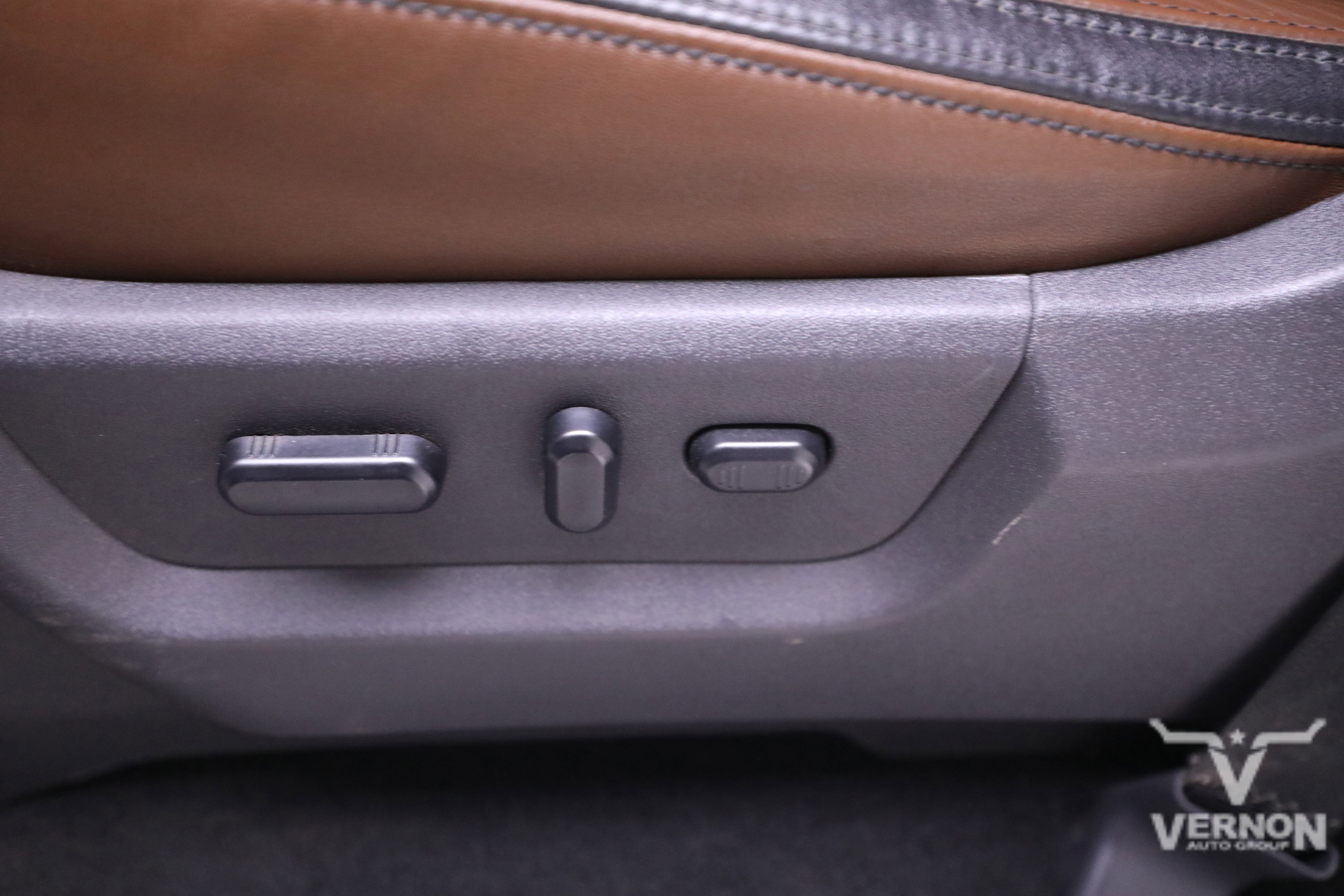 Used 2014 Ford F250 Platinum w/ FX4 Off-Road Package image 15