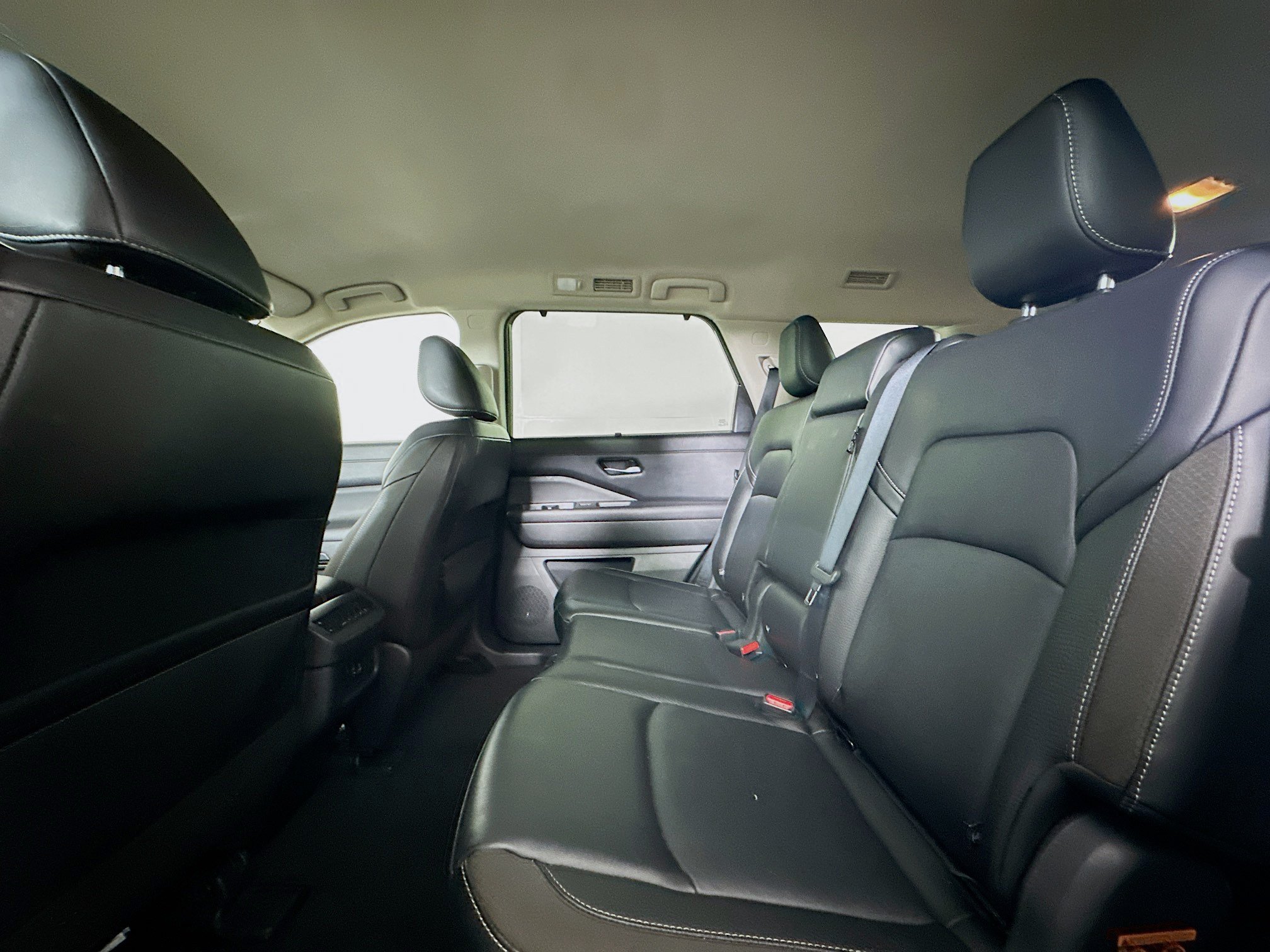 Used 2024 Nissan Pathfinder SL AWD/4WD image 28