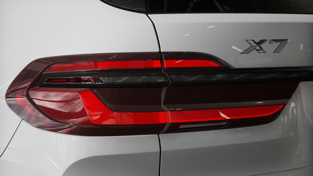 Used 2026 BMW X7 xDrive40i w/ Premium Package image 35