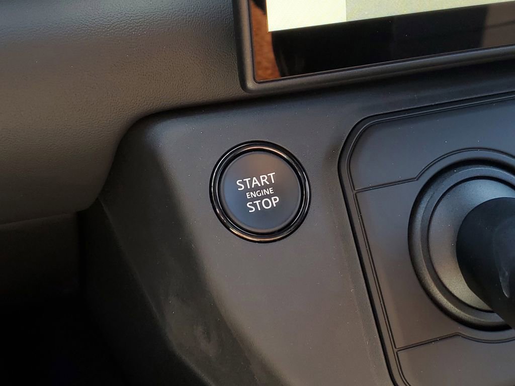 New 2026 Land Rover Defender 110 AWD/4WD image 21