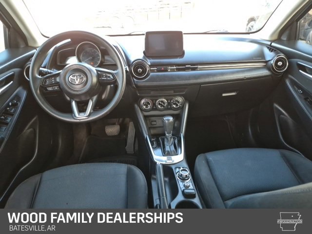 Used 2019 Toyota Yaris L image 17