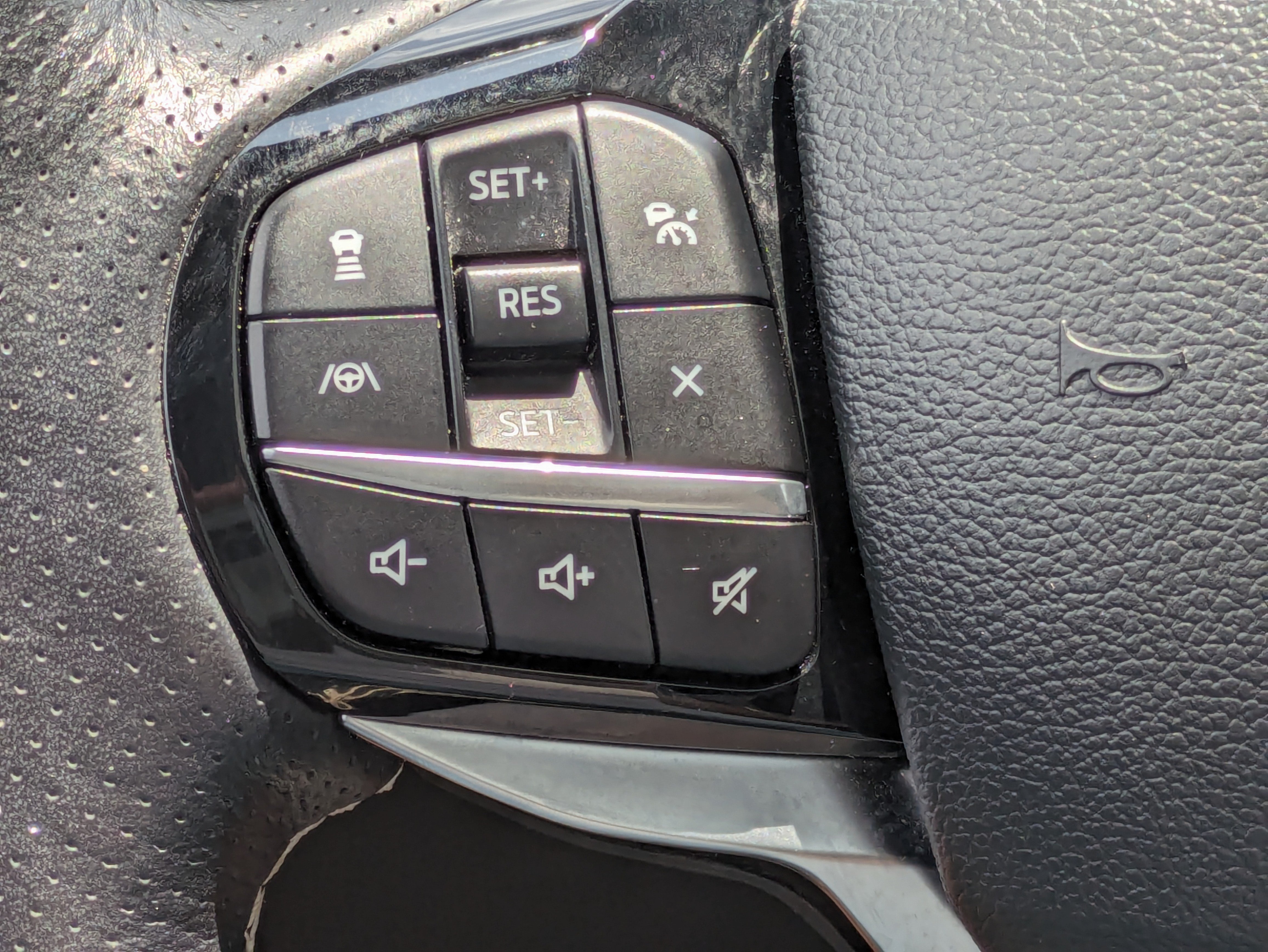 Used 2022 Ford Explorer ST w/ Equipment Group 401A AWD/4WD image 21