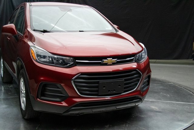 Used 2021 Chevrolet Trax LS image 3